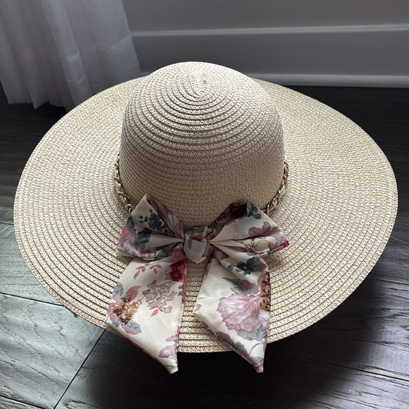 Marcus Adler Floppy Sun Hat w/gold braided chain intertwined with floral ribbon - Picture 3 of 10